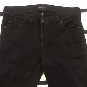 Pantalón apretado.  Skinny jeans